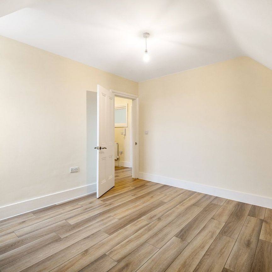 2 Bed Flat, Beaconsfield Villas, BN1 - Photo 1