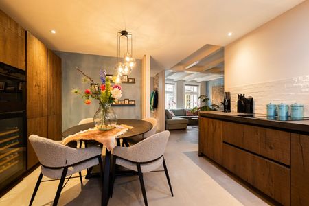 Elegant and Charming Home in an Idyllic Location - Photo 5