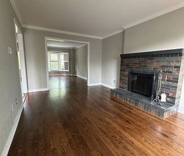 For Lease - 9 Chadburn Crescent, Aurora, Ontario - Photo 2