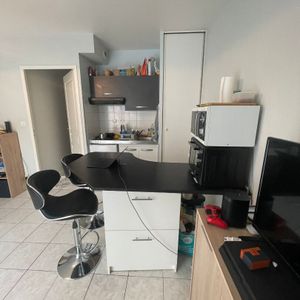 Location Appartement 1 pièce 24m² - Photo 2