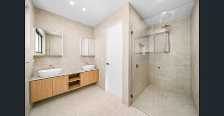 ULTRA-LUXURY FIVE BEDROOM DUPLEX! - Photo 5