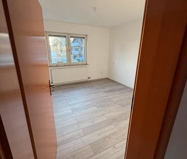 Frisch renoviert 3 Zimmer Wohnung - Photo 3