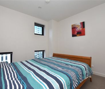 Bright and Cheerful Two Bedroom Apartment with Views of Botanic Gar... - Photo 3