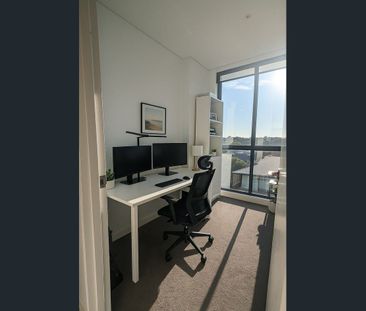 Bright Corner Apartment | Modern Design & Exceptional Space - Photo 5