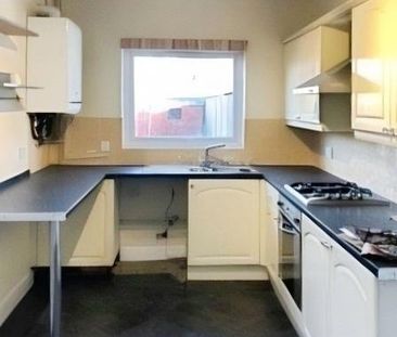 3 bedroom terraced house to rent - Photo 4
