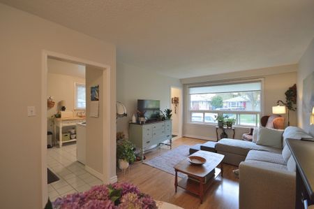 For Lease - 158 Cherrywood Drive Unit# UPPER, Newmarket, Ontario - Photo 2
