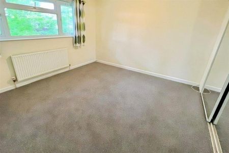 3 bedroom end of terrace house to rent - Photo 5