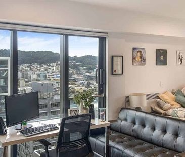 Partially Furnished Central Living - Photo 4