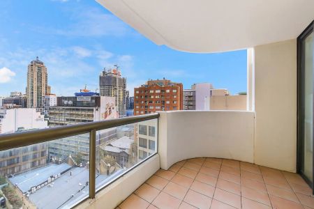 “ENJOY CITY LIVING ! Two bedrooms + Study/Third bedroom” - Photo 5