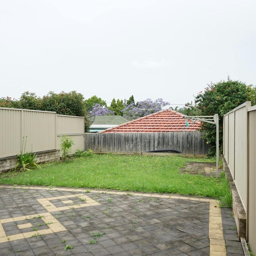 Spacious Two Bedroom Townhouse - Photo 1
