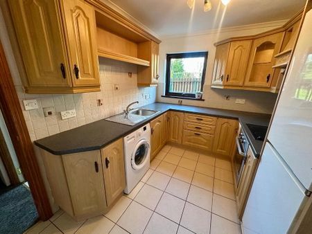 9a Barna Square, Rathcoole, Newtownabbey, BT37 9BY - Photo 2