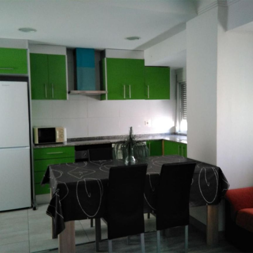 Piso de alquiler en Calle de Torres, 10, Nou Moles - Photo 1