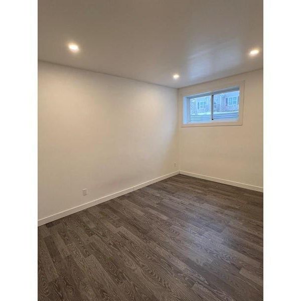 BEAU 4 1/2 AU SOUS-SOL REFAIT À NEUF À LOUER DÈS MAINTENENT - Photo 1