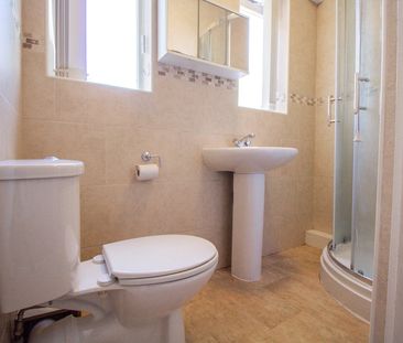 Apt 8, 12a Clarendon Road - Photo 3