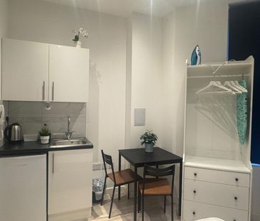 Studio Flat, Rock St, N4 - Photo 4