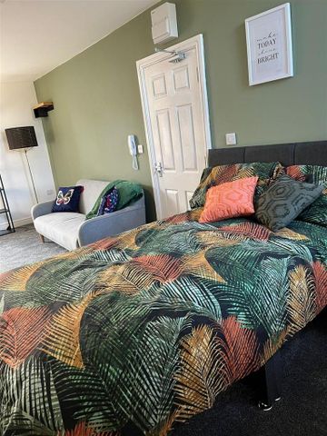 1 bedroom private hall to rent - Photo 4