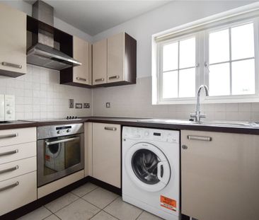 Well presented two bedroom apartment to rent with excellent access ... - Photo 4