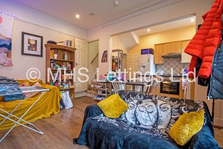 4 Bedroom Mid Terraced House for rent in Beechwood Mount - Photo 2