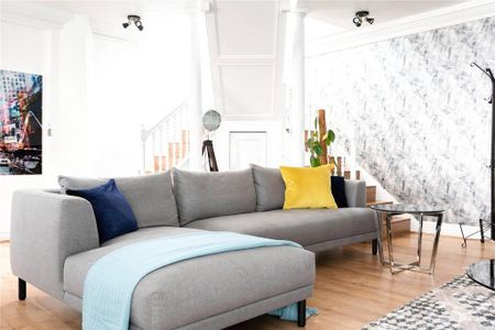 3 bedroom mews to rent - Photo 2