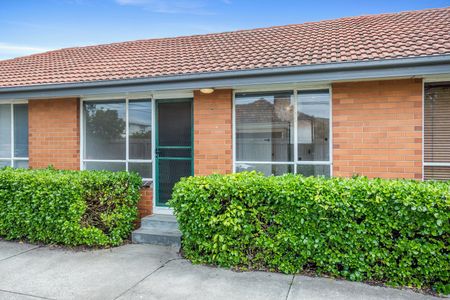 Register To Inspect // Stylish, Spacious & Exceptionally Convenient – The Ideal South Kingsville Retreat - Photo 5