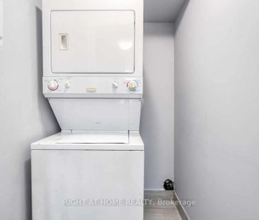 1053 ORENDA STREET - Photo 1