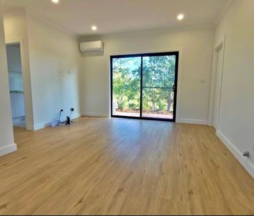 Spacious Modern Single-Storey Home Offering Privacy, Comfort & Conv... - Photo 3