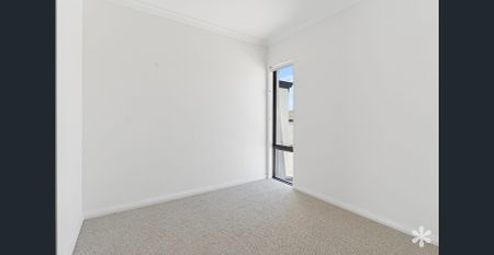 Brand-New Luxury Villa Home - Photo 3