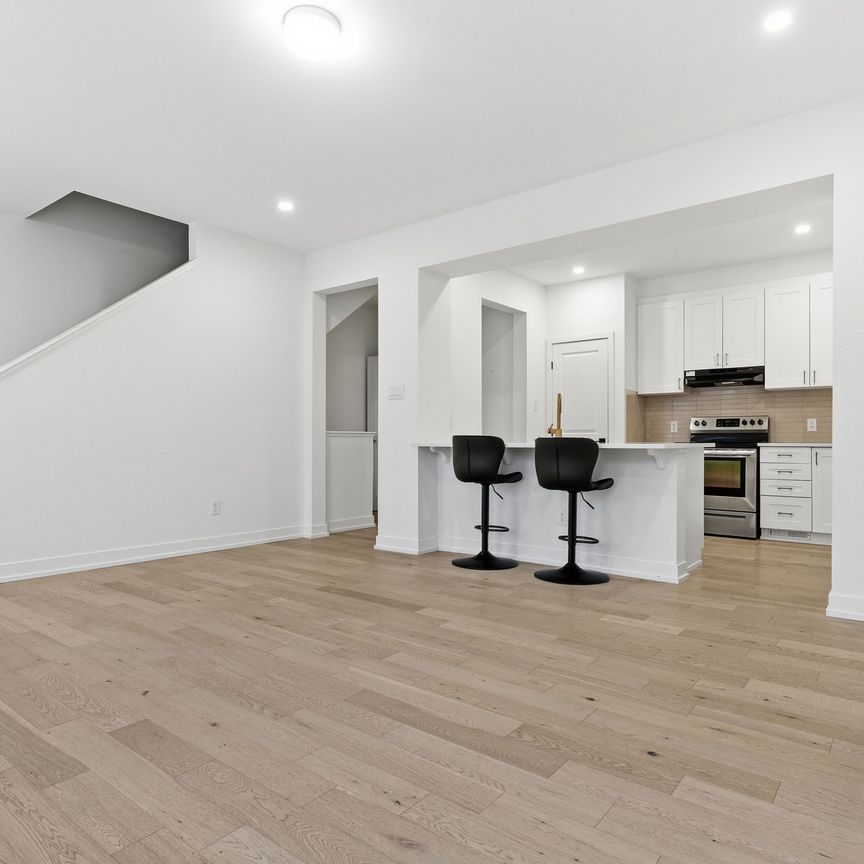 For Lease - 289 Anyolite Private, Barrhaven, Ontario - Photo 1