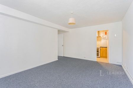 2 bedroom flat to rent - Photo 2