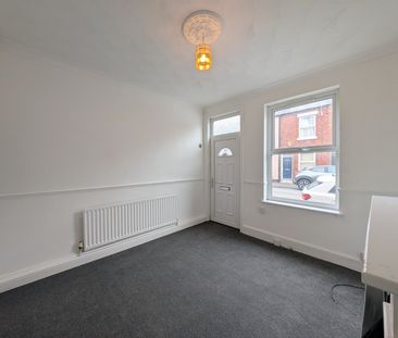 2 bedroom terraced house to rent - Photo 6