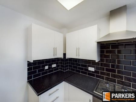 2 bedroom terraced house to rent - Photo 4
