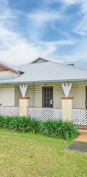 Stunning Federation Home Close to Town - Photo 1
