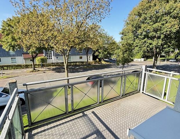Bei VIVAWEST die Sonnenstrahlen auf dem eigenen Balkon genießen. - Photo 1