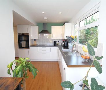 4 bedroom terraced house to rent - Photo 4