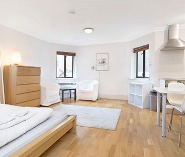 Studio to rent - Photo 1