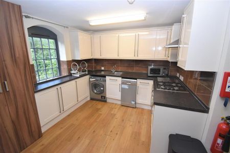 2 bedroom flat to rent - Photo 5