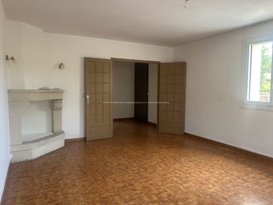 Location Appartement 4 pièces 113m² GRILLON 84600 - Photo 1