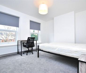 4 bedroom semi-detached house to rent - Photo 2