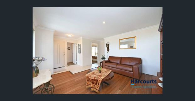 4 BEDROOM 2 BATHROOM HOME - Photo 1