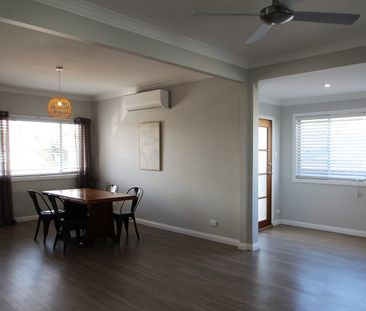 Fully Furnished 3 Bedroom House Down Town - Photo 3