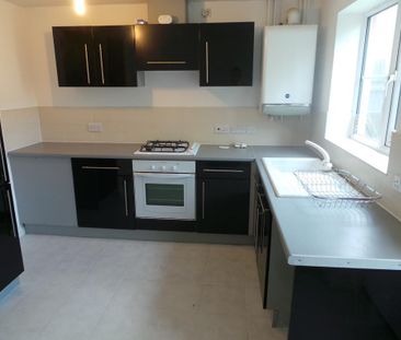 2 bedroom semi-detached house to rent - Photo 3