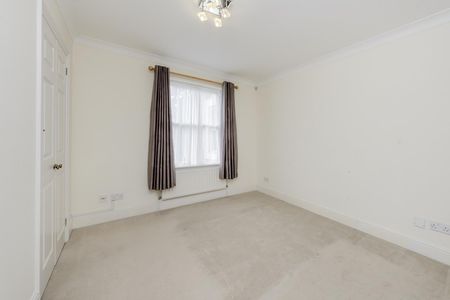 Devonshire House, Woodside Avenue, Woodside Park, London - Photo 5