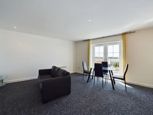 2 bedroom flat to rent - Photo 1