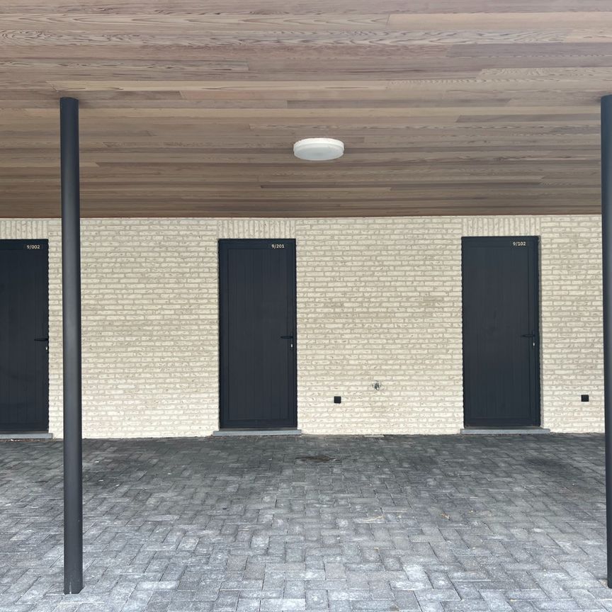 Appartement te huur in Hansbeke - Photo 1
