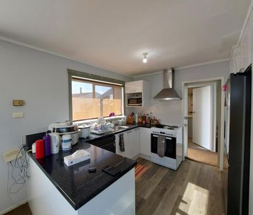 Three Bedroom Family home in Bell Block - Photo 2