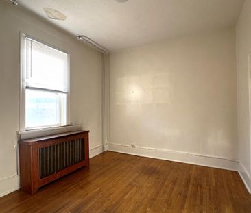 Regina Apartment near Cathedral Area - Photo 2