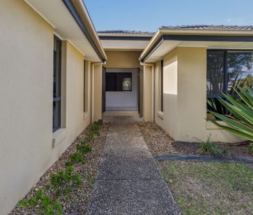 Spacious Family Living in Upper Coomera - Photo 5