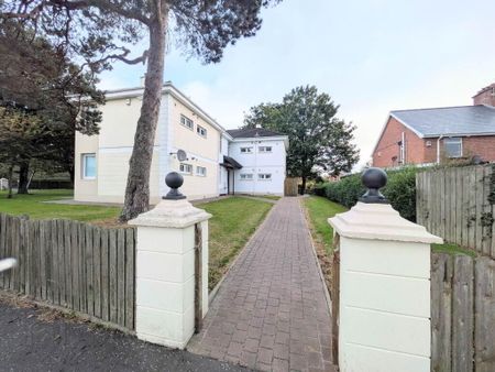 14f Lesley Heights, Glassillan Grove, Greenisland, Carrickfergus, BT38 8TB - Photo 5