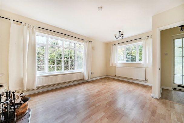 A charming two bedroom bungalow in the village of Baydon. - Photo 1