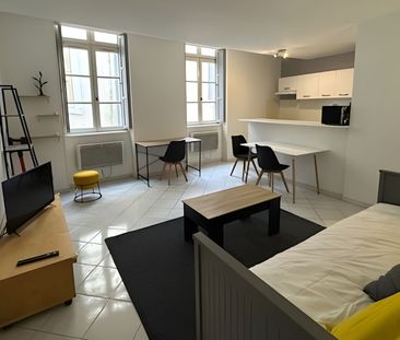 NIMES COUPOLE STUDIO MEUBLE DE 31.8 M2, - Photo 1